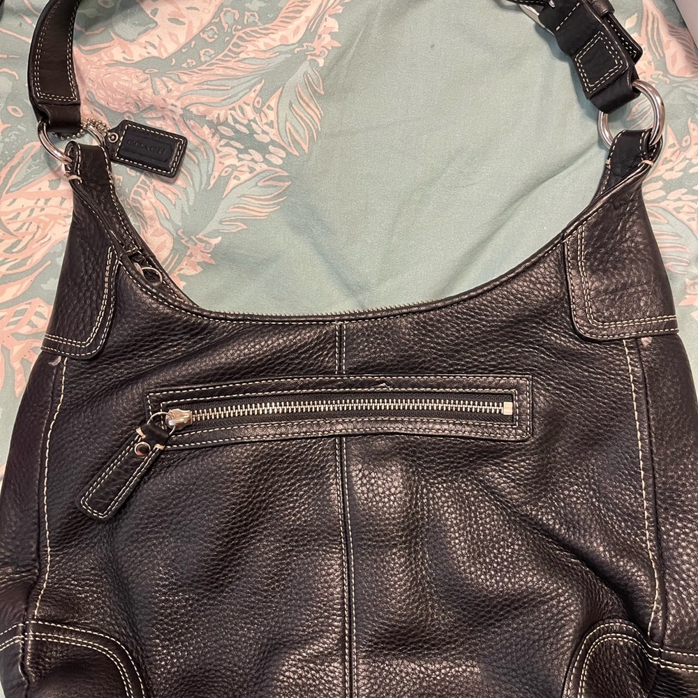 Coach Black Pebbled Leather Shoulder Bag with Turnlock Closure - Picture 3 of 3